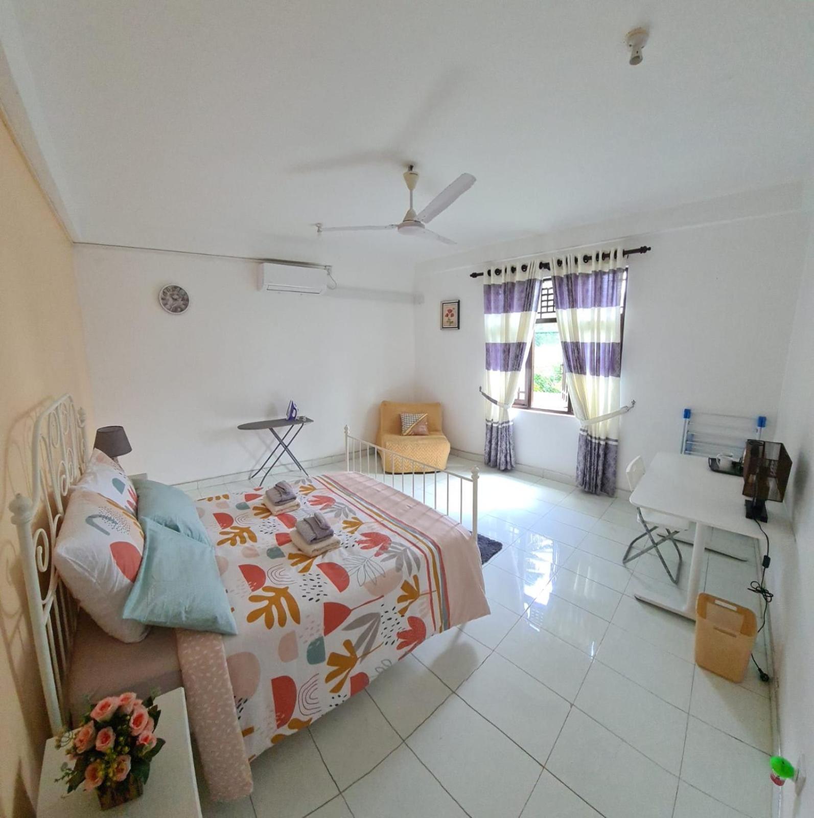 Bed and breakfast Ja-Elas French Touch Chambre photo
